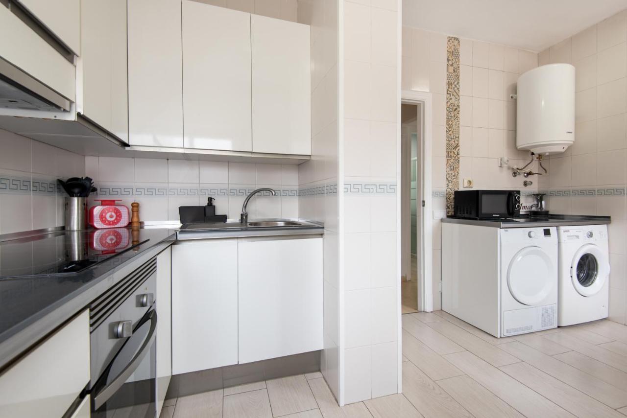 The 2Nd Corner: Central Apartment Ideal For Groups Malaga Bagian luar foto