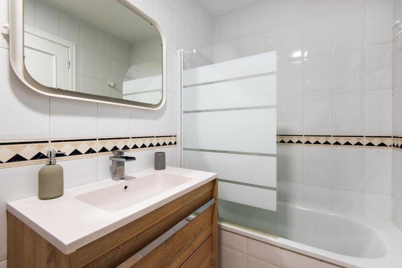 The 2Nd Corner: Central Apartment Ideal For Groups Malaga Bagian luar foto