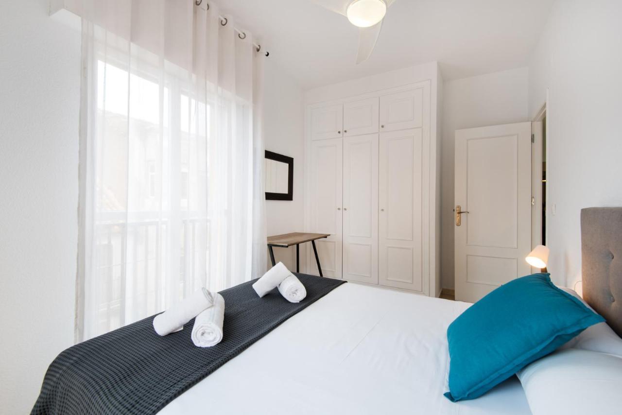 The 2Nd Corner: Central Apartment Ideal For Groups Malaga Bagian luar foto