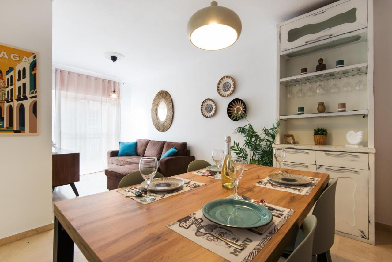 The 2Nd Corner: Central Apartment Ideal For Groups Malaga Bagian luar foto