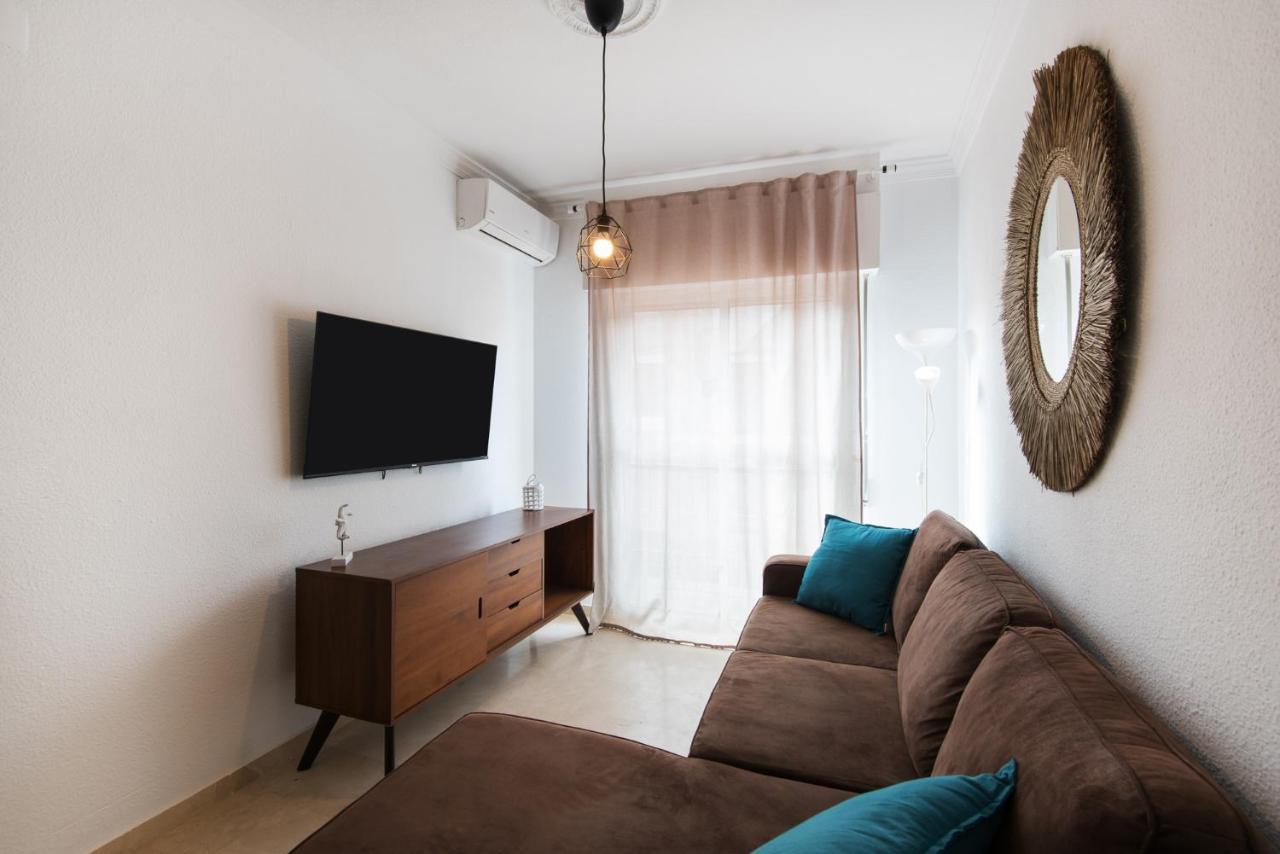 The 2Nd Corner: Central Apartment Ideal For Groups Malaga Bagian luar foto